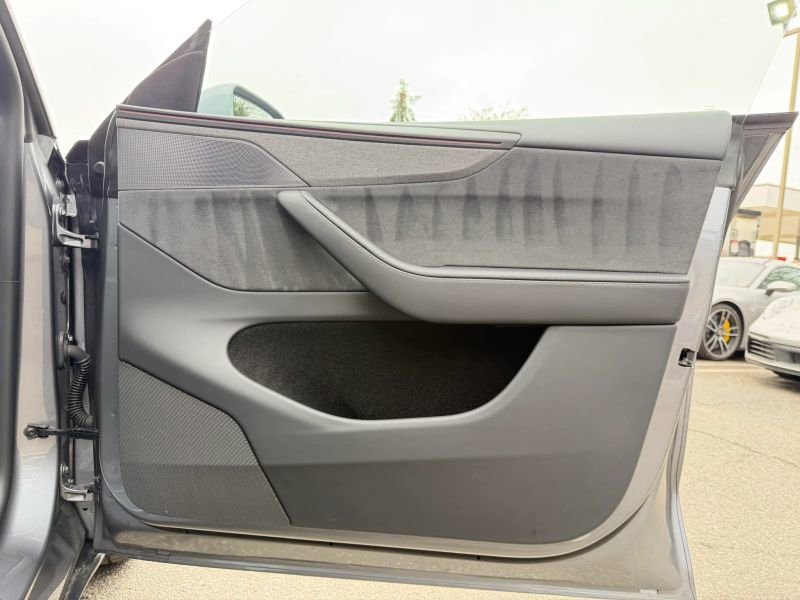 Used 2026 Tesla Model Y Long Range image 28