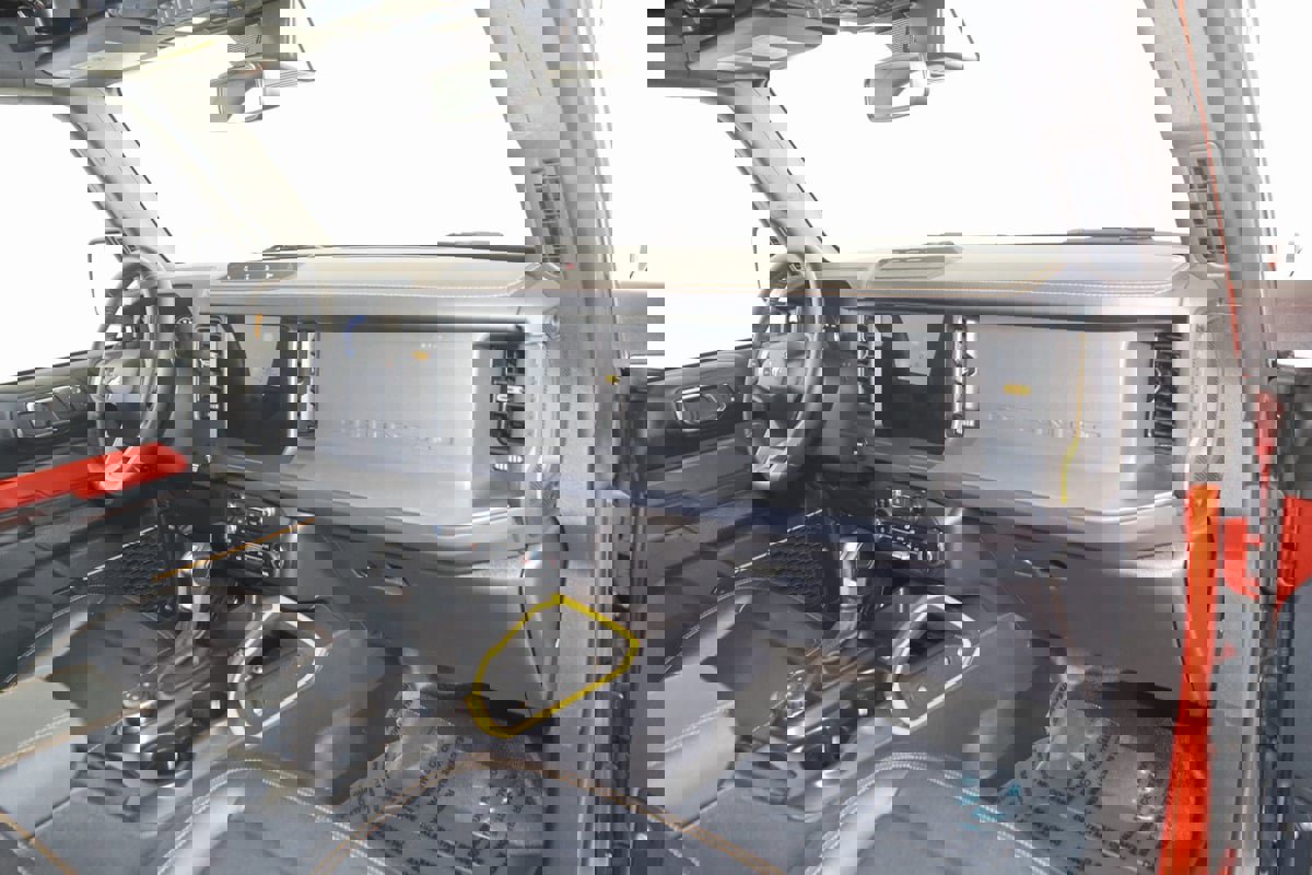 Used 2024 Ford Bronco Badlands image 42