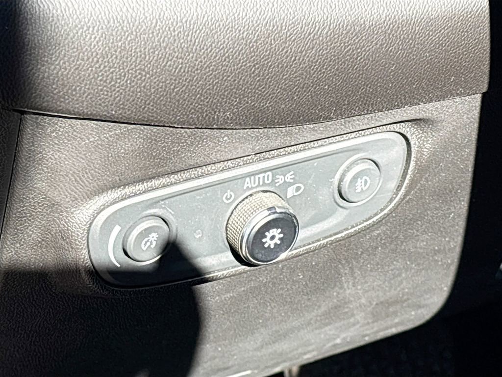 Used 2020 Chevrolet Equinox LT image 10