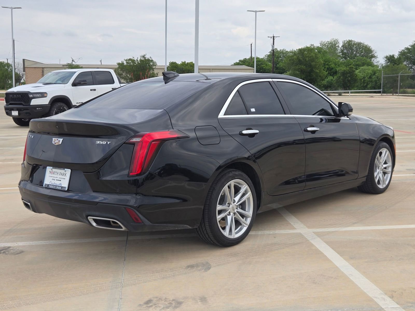 Used 2023 Cadillac CT4 Luxury RWD image 3