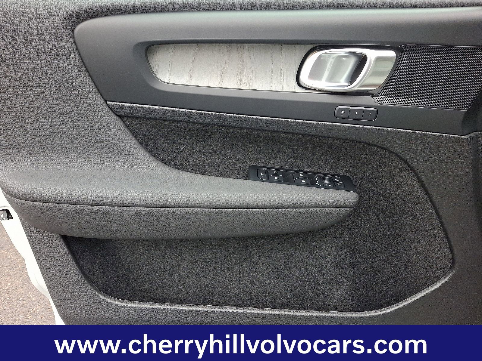 New 2026 Volvo EX40 Plus w/ Climate Package image 8