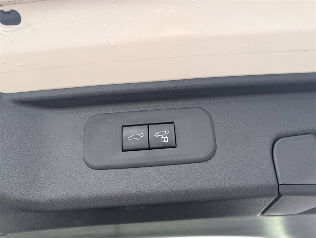 Used 2024 Toyota Grand Highlander XLE image 32