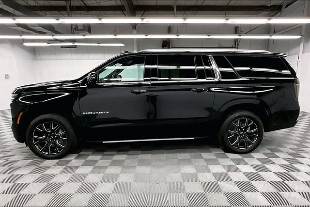 Used 2025 Chevrolet Suburban LT w/ Comfort Package AWD/4WD image 14
