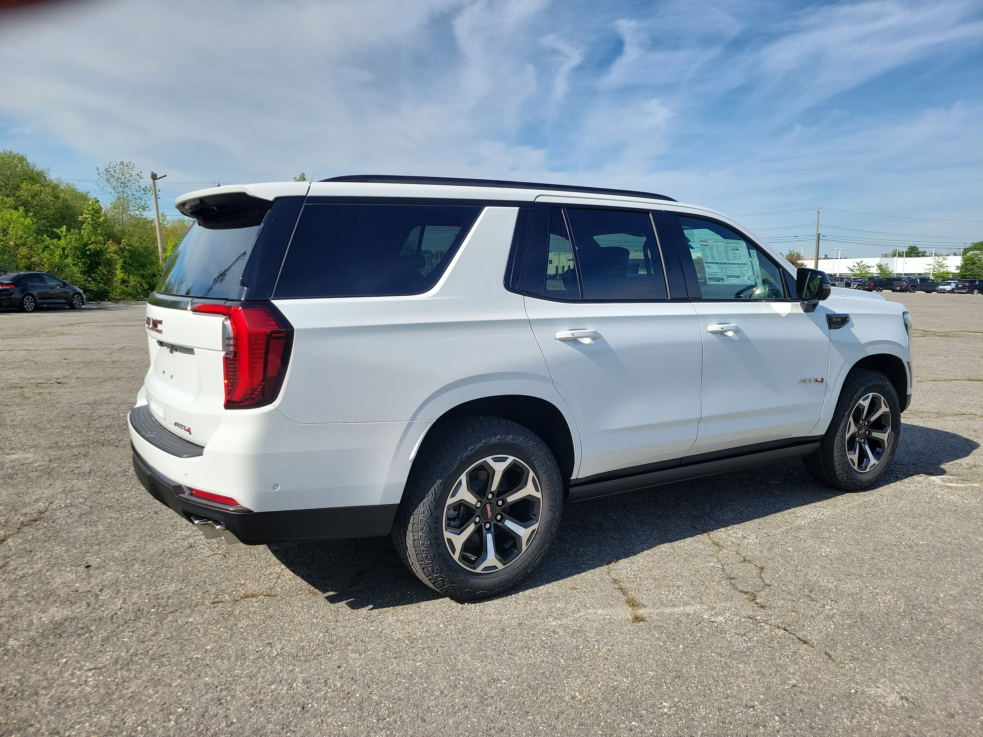 New 2026 GMC Yukon AT4 Ultimate w/ LPO, Floor Liner Package AWD/4WD image 7