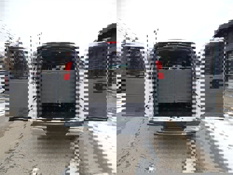 Used 2017 Chevrolet Express 3500 LT w/ LT Preferred Equipment Group image 14