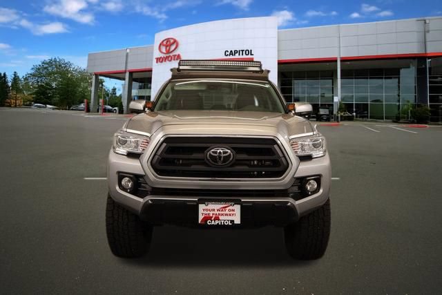 Certified 2022 Toyota Tacoma SR5 AWD/4WD image 8