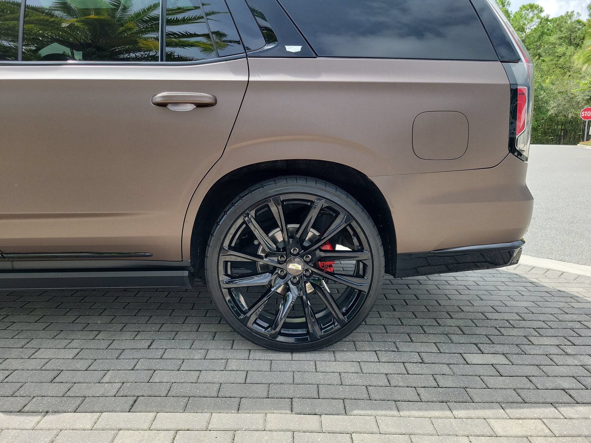 Used 2023 Cadillac Escalade Sport Platinum w/ Heavy-Duty Trailer Package AWD/4WD image 8