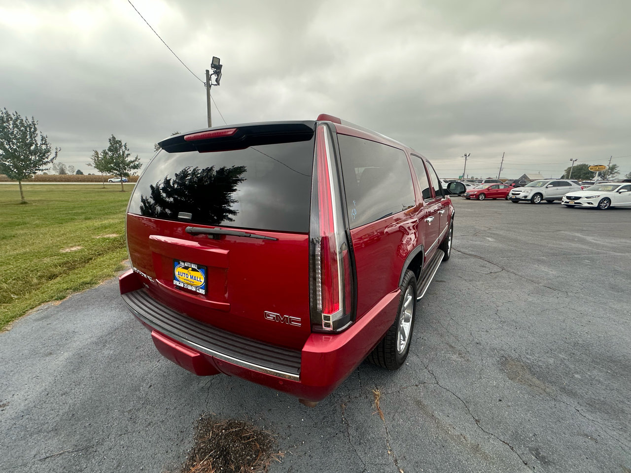 Used 2014 GMC Yukon XL Denali image 7