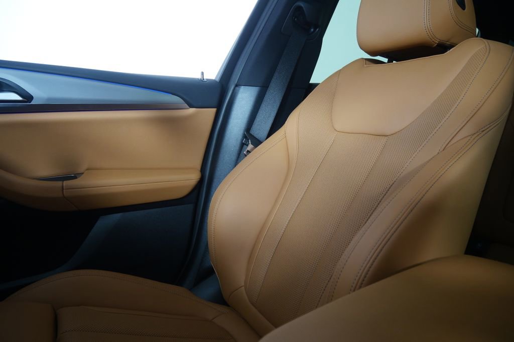 Certified 2025 BMW X4 xDrive30i image 25