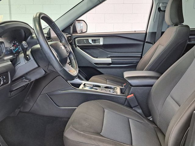 Used 2023 Ford Explorer XLT AWD/4WD image 23