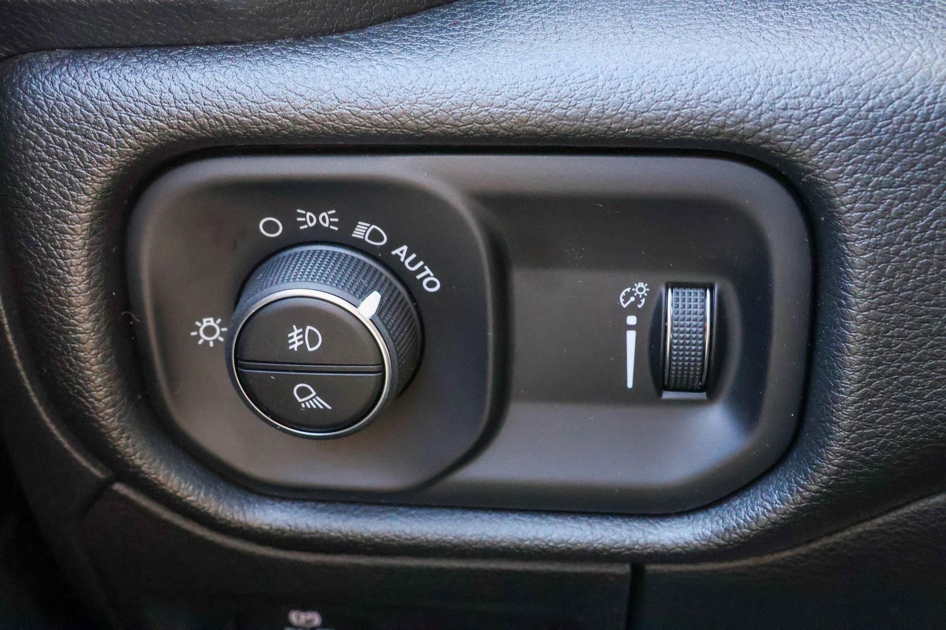 New 2026 RAM 1500 Express AWD/4WD image 28