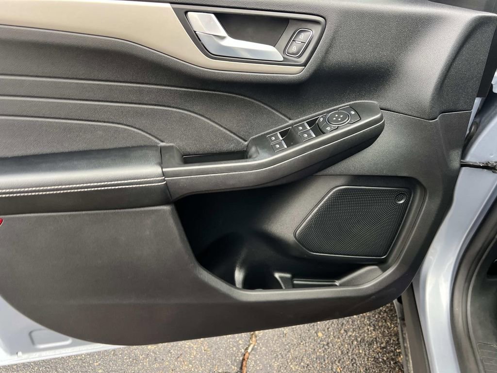 Used 2022 Ford Escape SEL w/ Class II Trailer Tow Package image 10