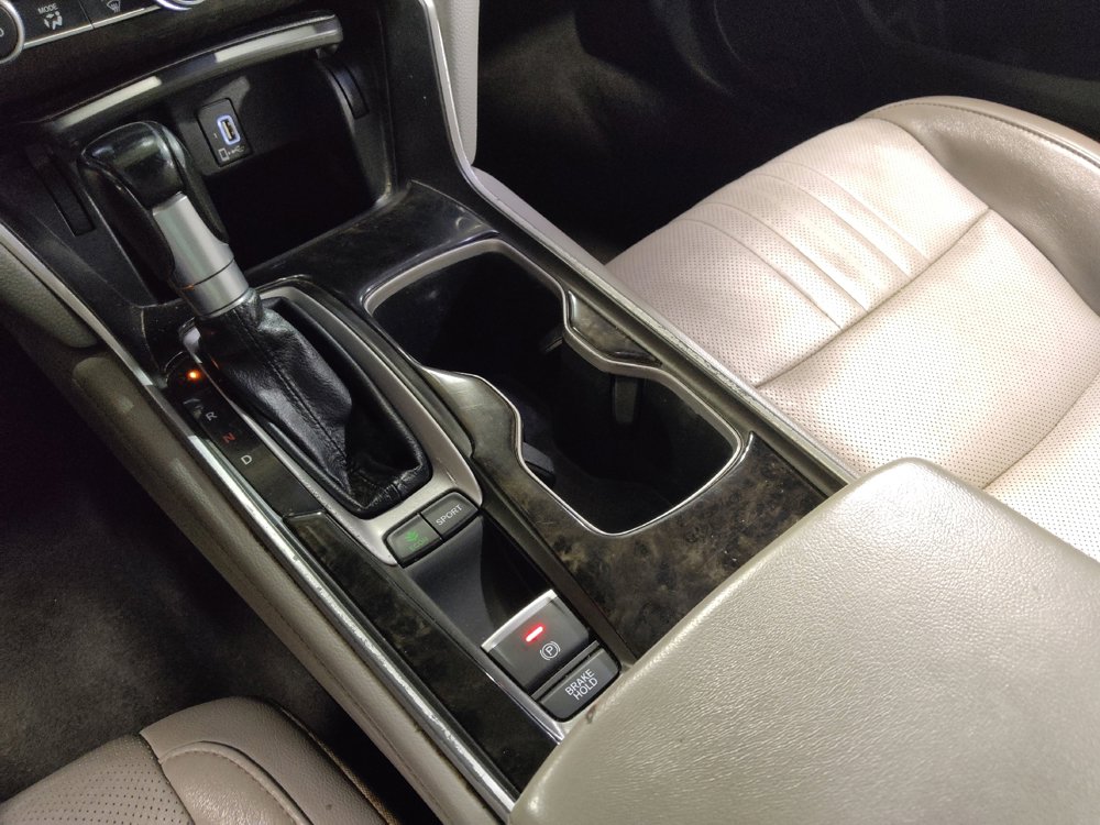 Used 2018 Honda Accord Touring image 26