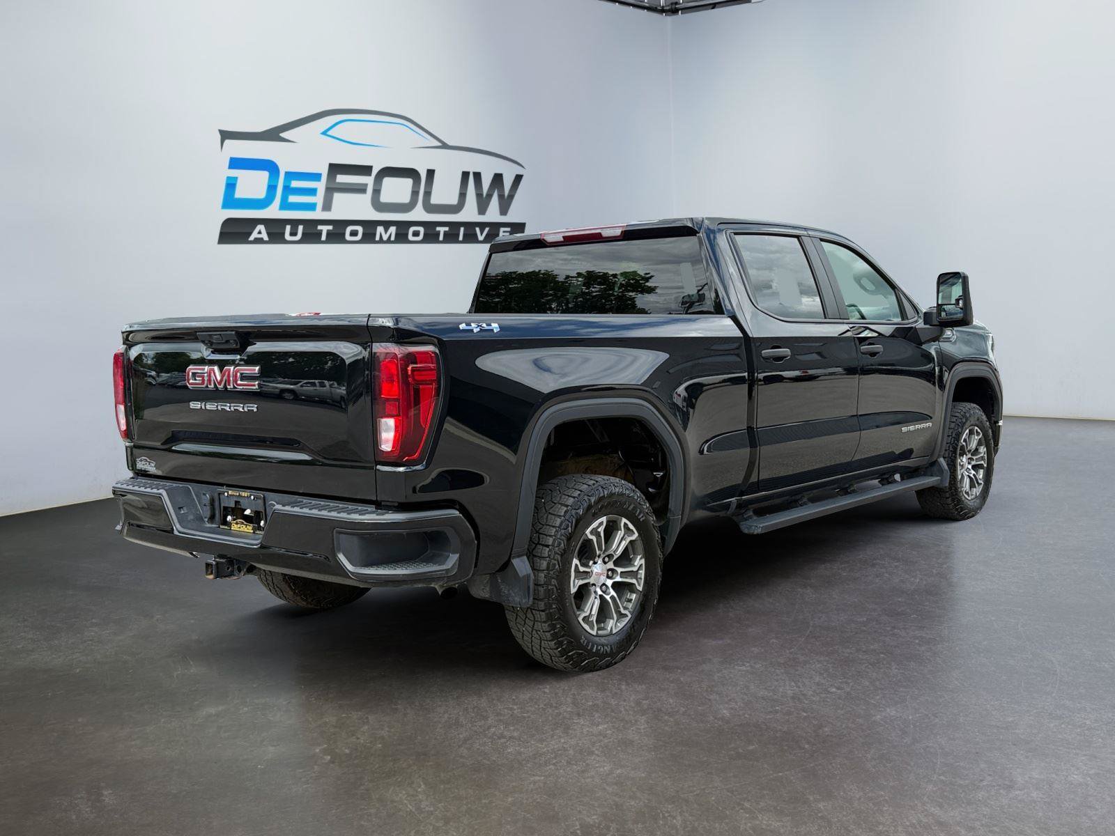 Used 2024 GMC Sierra 1500 Pro w/ Graphite Edition AWD/4WD image 3