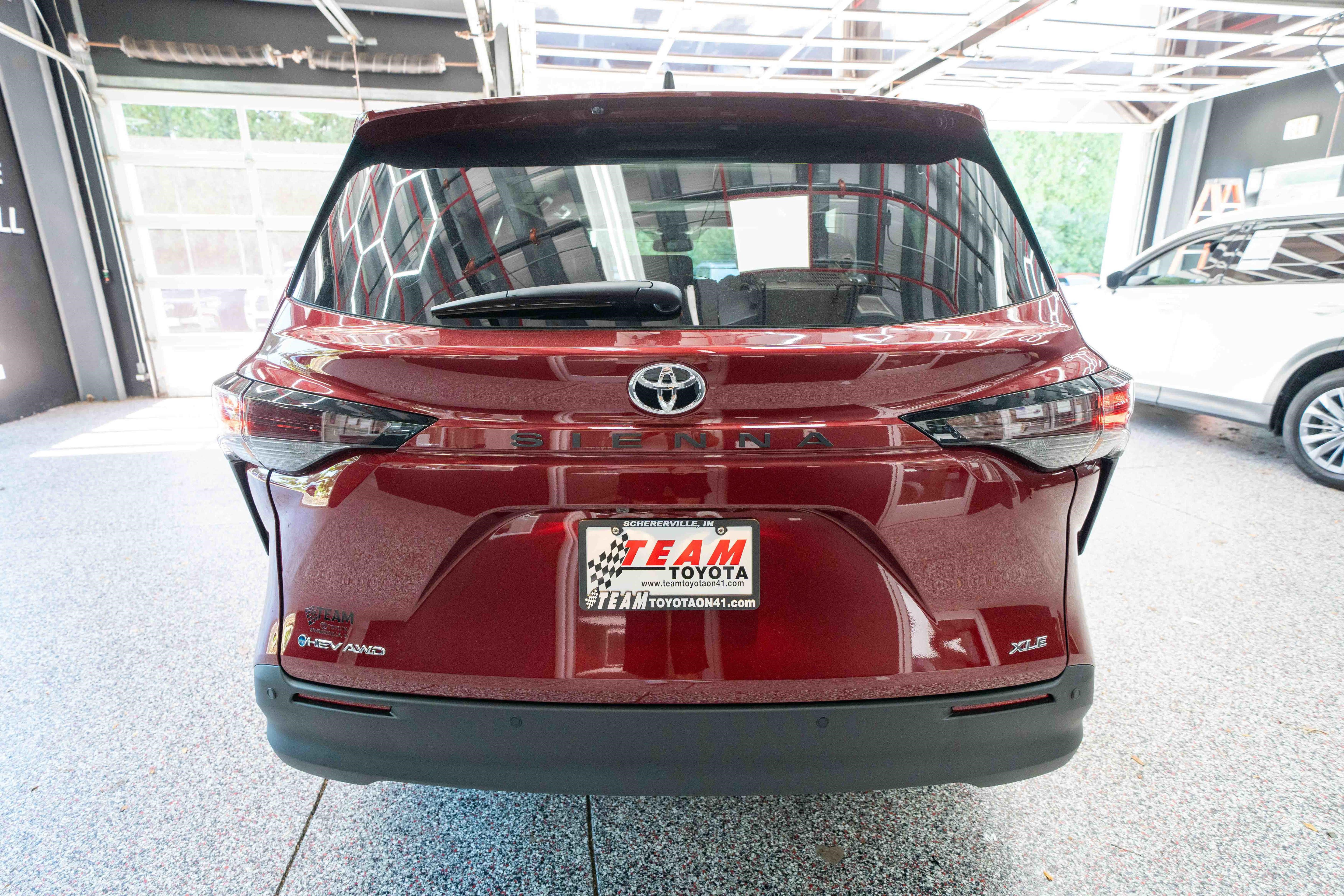 New 2026 Toyota Sienna XLE AWD/4WD image 3