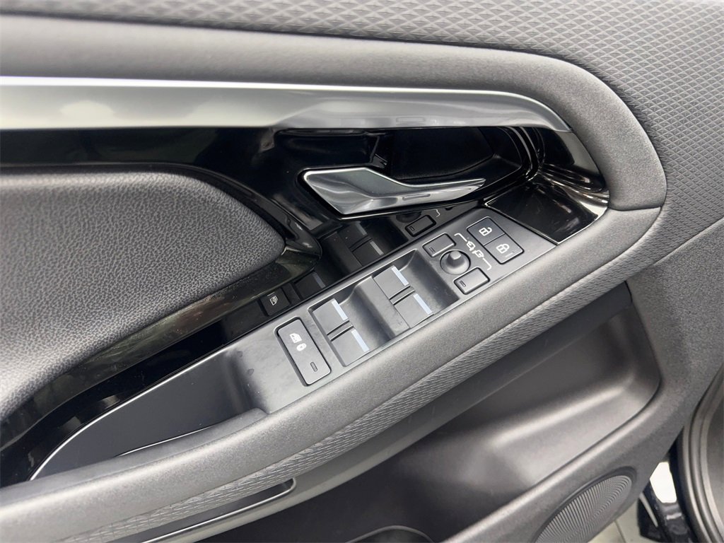 Used 2023 Land Rover Range Rover Evoque S image 33