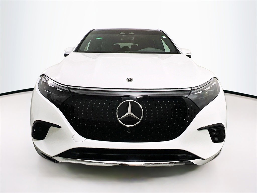 New 2026 Mercedes-Benz EQS 400 4MATIC SUV image 2