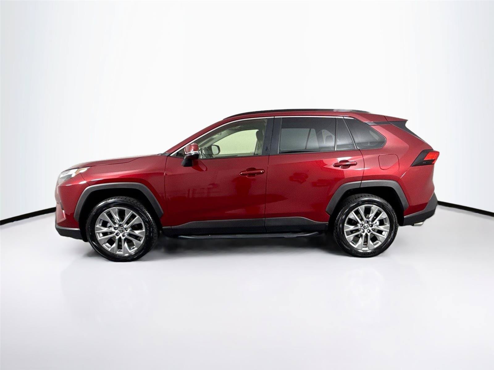 Used 2025 Toyota RAV4 XLE Premium w/ Weather Package AWD/4WD image 14