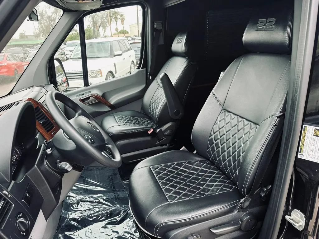 Used 2014 Mercedes-Benz Sprinter 2500 image 21