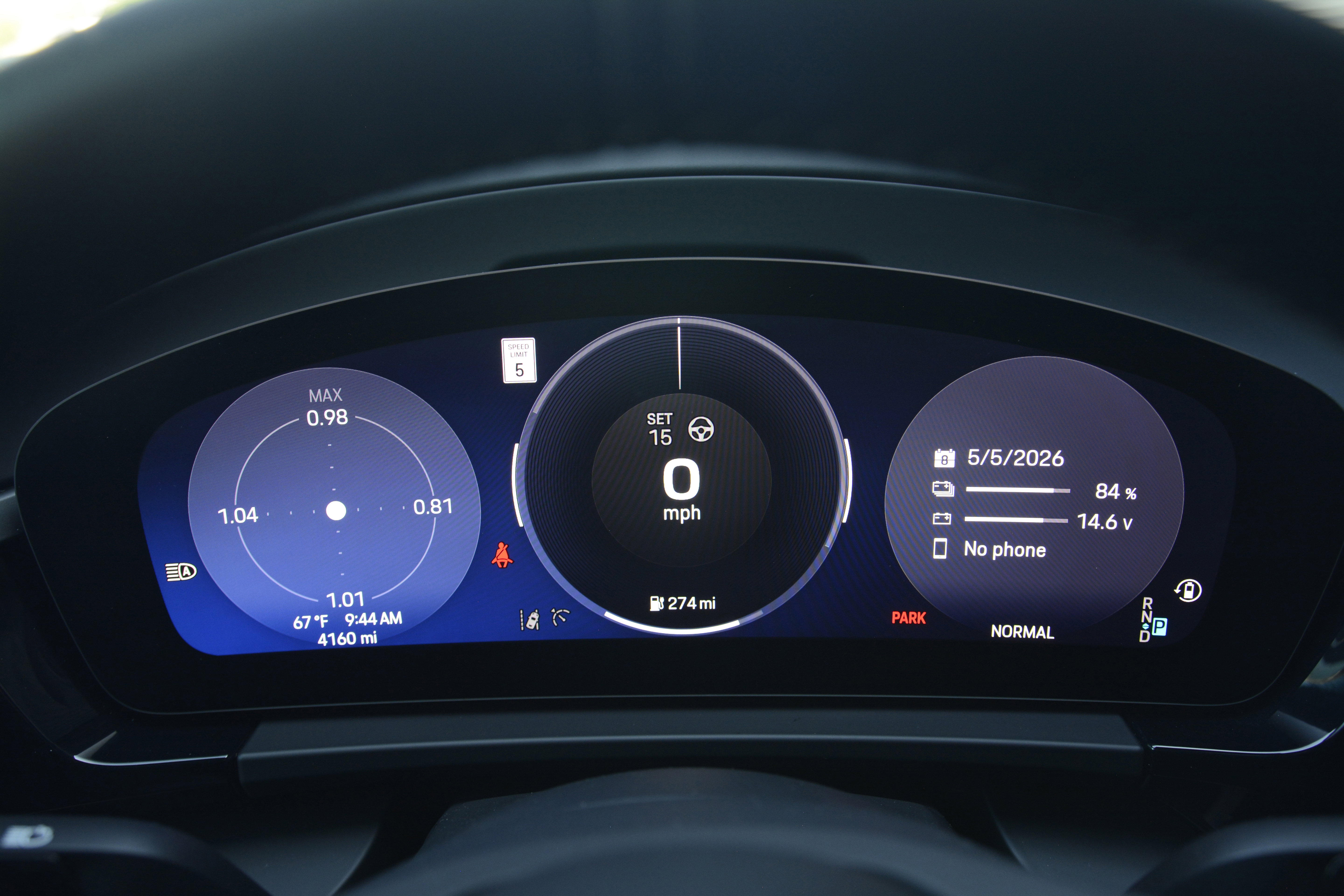 Certified 2025 Porsche Macan Turbo Electric AWD/4WD image 16
