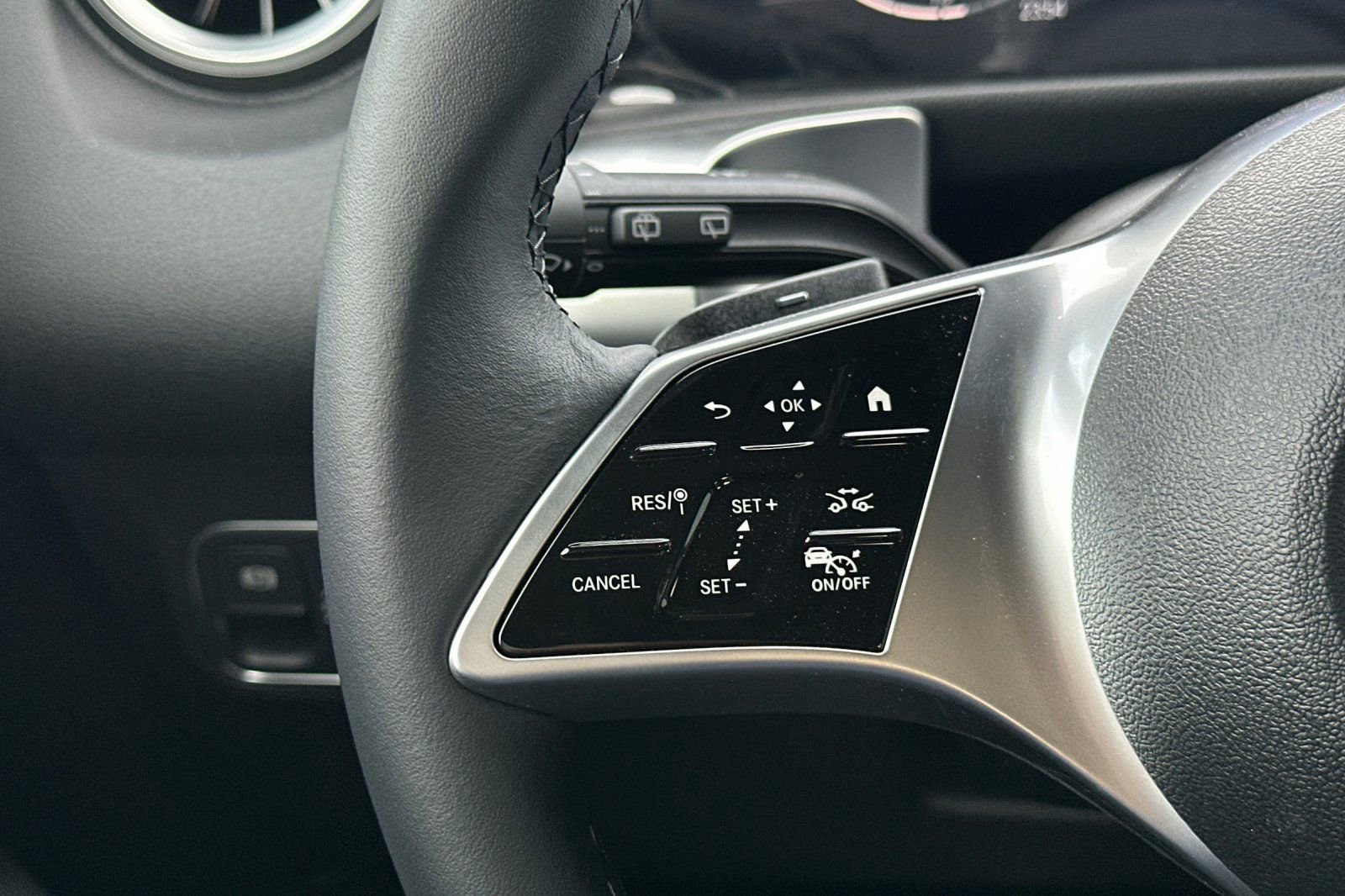 New 2026 Mercedes-Benz GLB 250 image 25