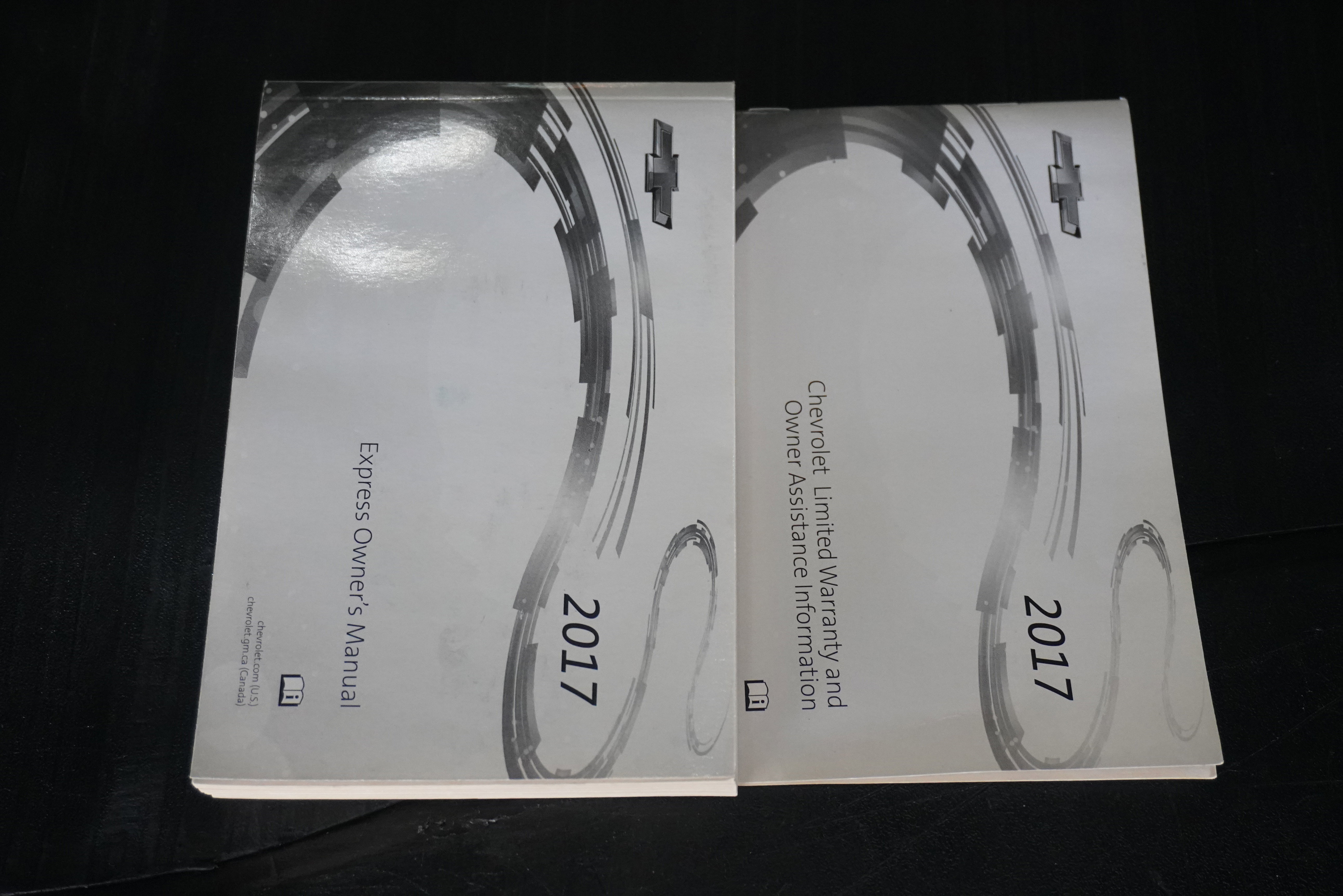 Used 2017 Chevrolet Express 3500 Extended image 15