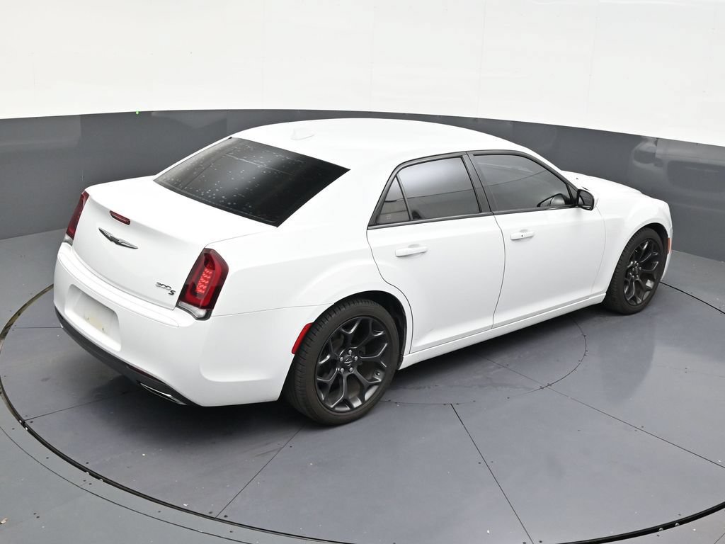 Used 2020 Chrysler 300 S RWD image 16