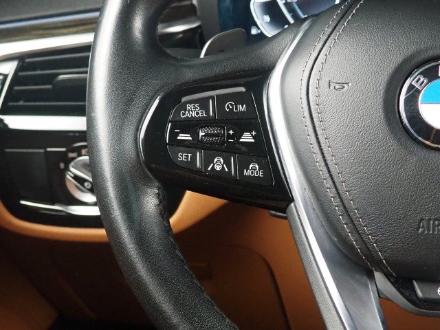 Used 2021 BMW 530e w/ Premium Package w/ Premium Package RWD image 24