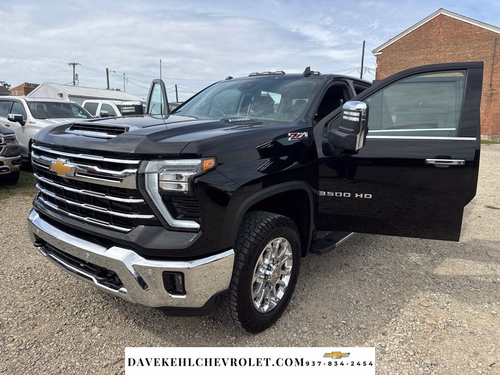 Used 2025 Chevrolet Silverado 3500 LTZ w/ LTZ Plus Package AWD/4WD image 36
