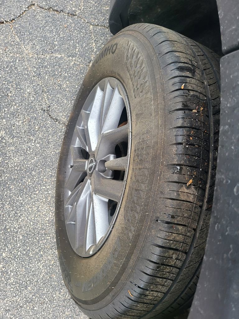 Used 2023 Nissan Rogue S image 7