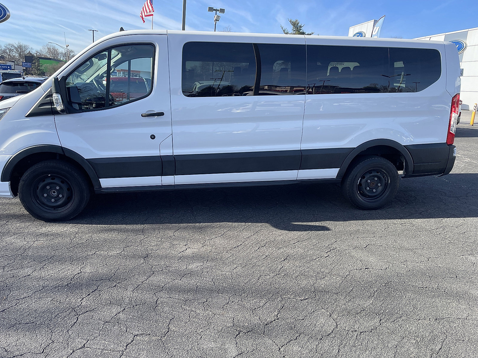 Used 2023 Ford Transit 350 XLT image 6