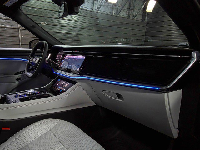 Used 2025 Jeep Wagoneer S Limited image 14