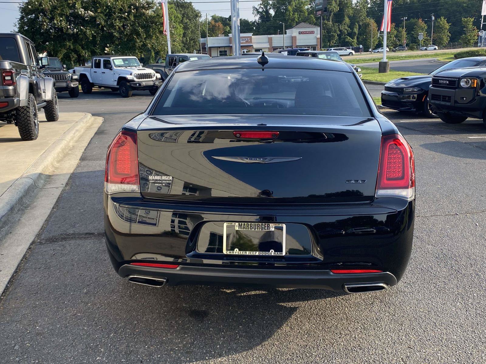 Used 2021 Chrysler 300 Touring w/ Sport Appearance Package RWD image 8