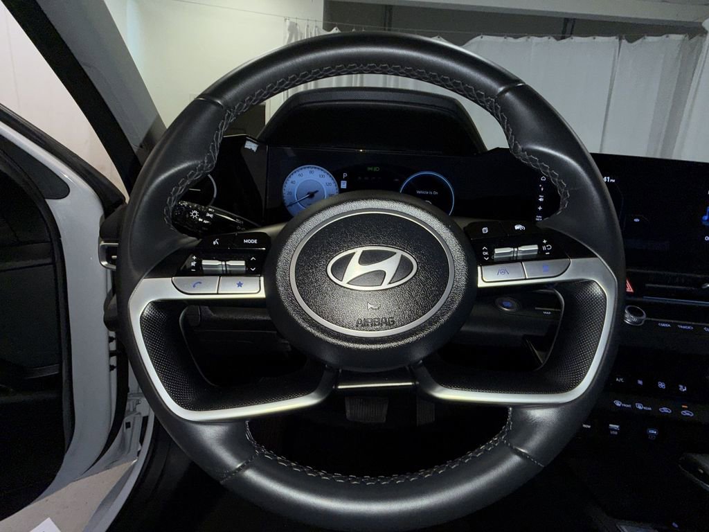 Used 2024 Hyundai Elantra SEL w/ Convenience Package image 6