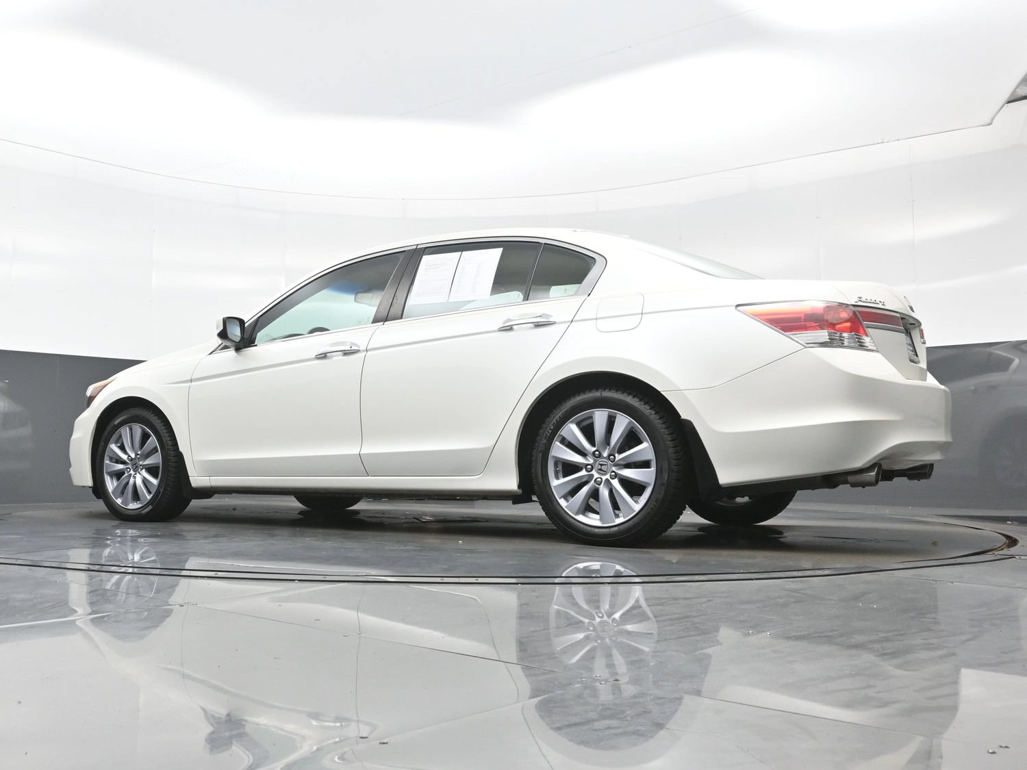 Used 2011 Honda Accord EX-L image 25