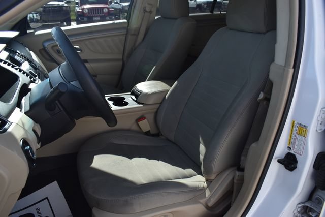 Used 2016 Ford Taurus SE FWD image 13