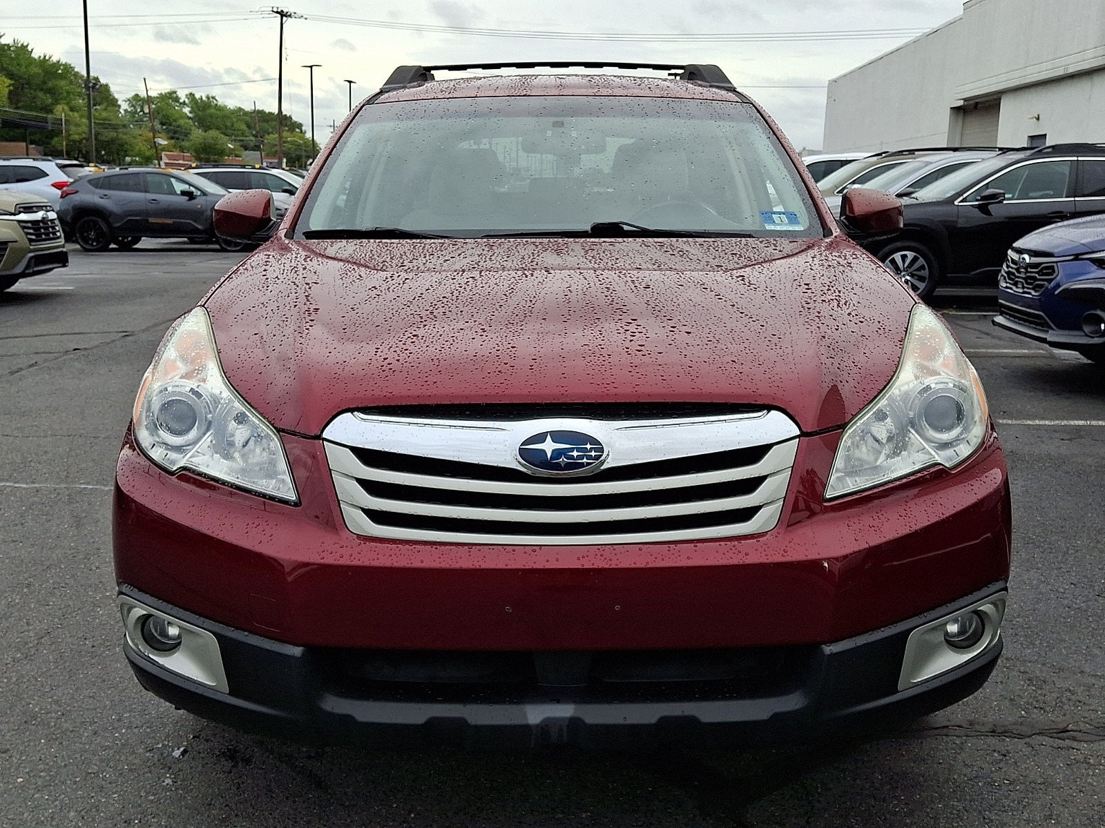 Used 2011 Subaru Outback 2.5i Premium AWD/4WD image 2
