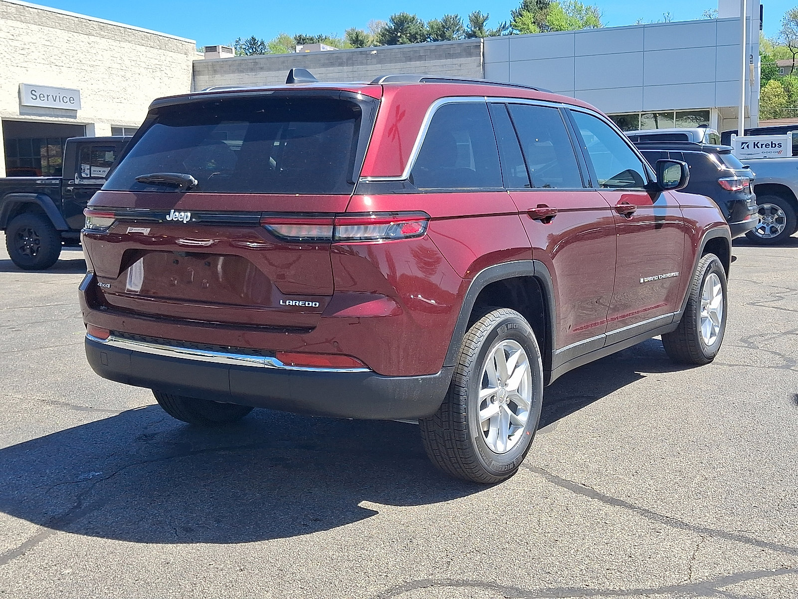 New 2025 Jeep Grand Cherokee Laredo X w/ Luxury Tech Group I image 6