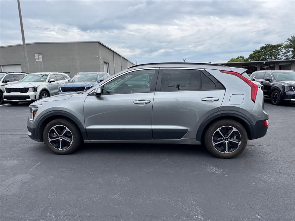 Used 2023 Kia Niro EX FWD image 6