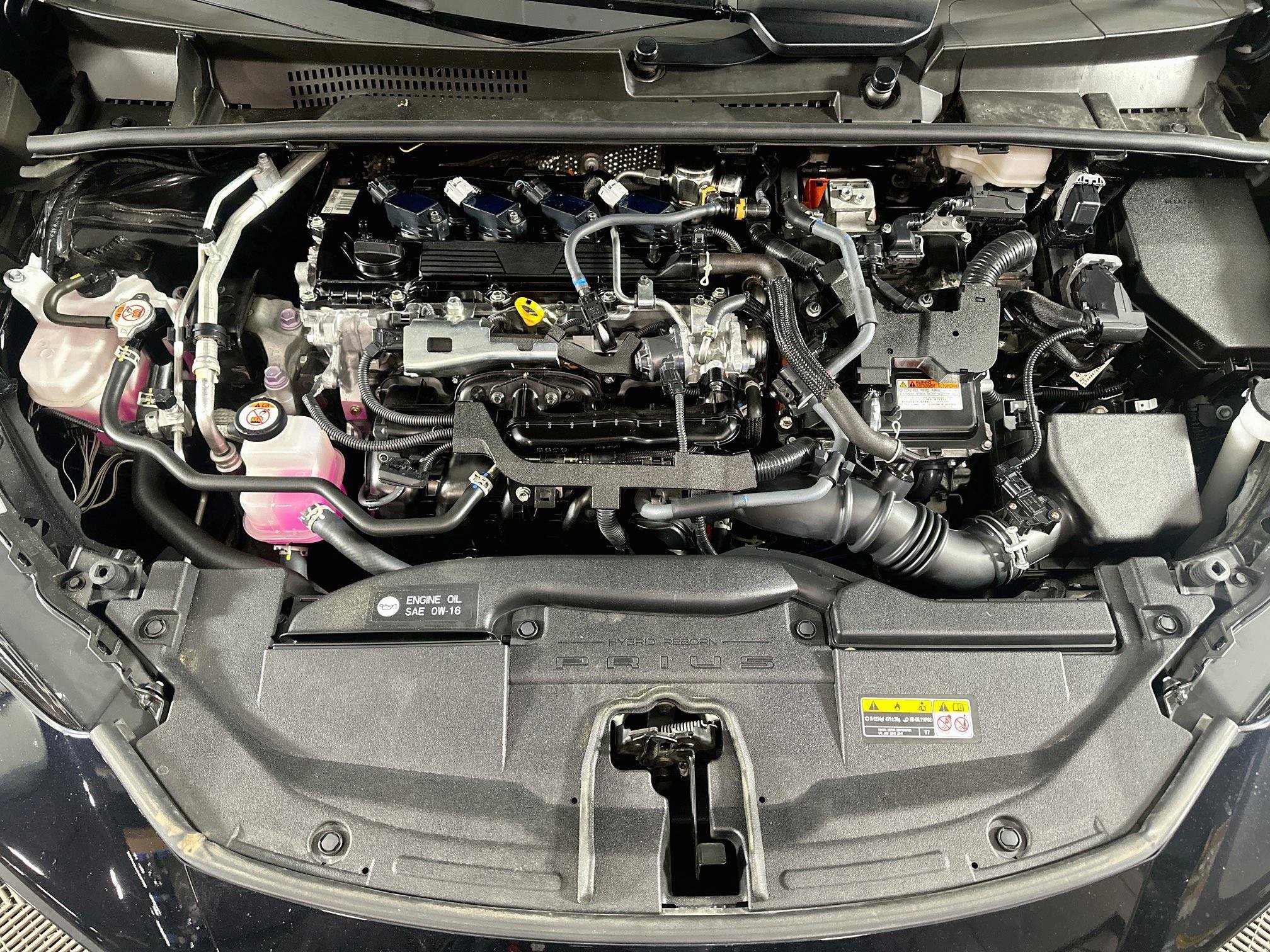 Used 2025 Toyota Prius LE FWD image 33