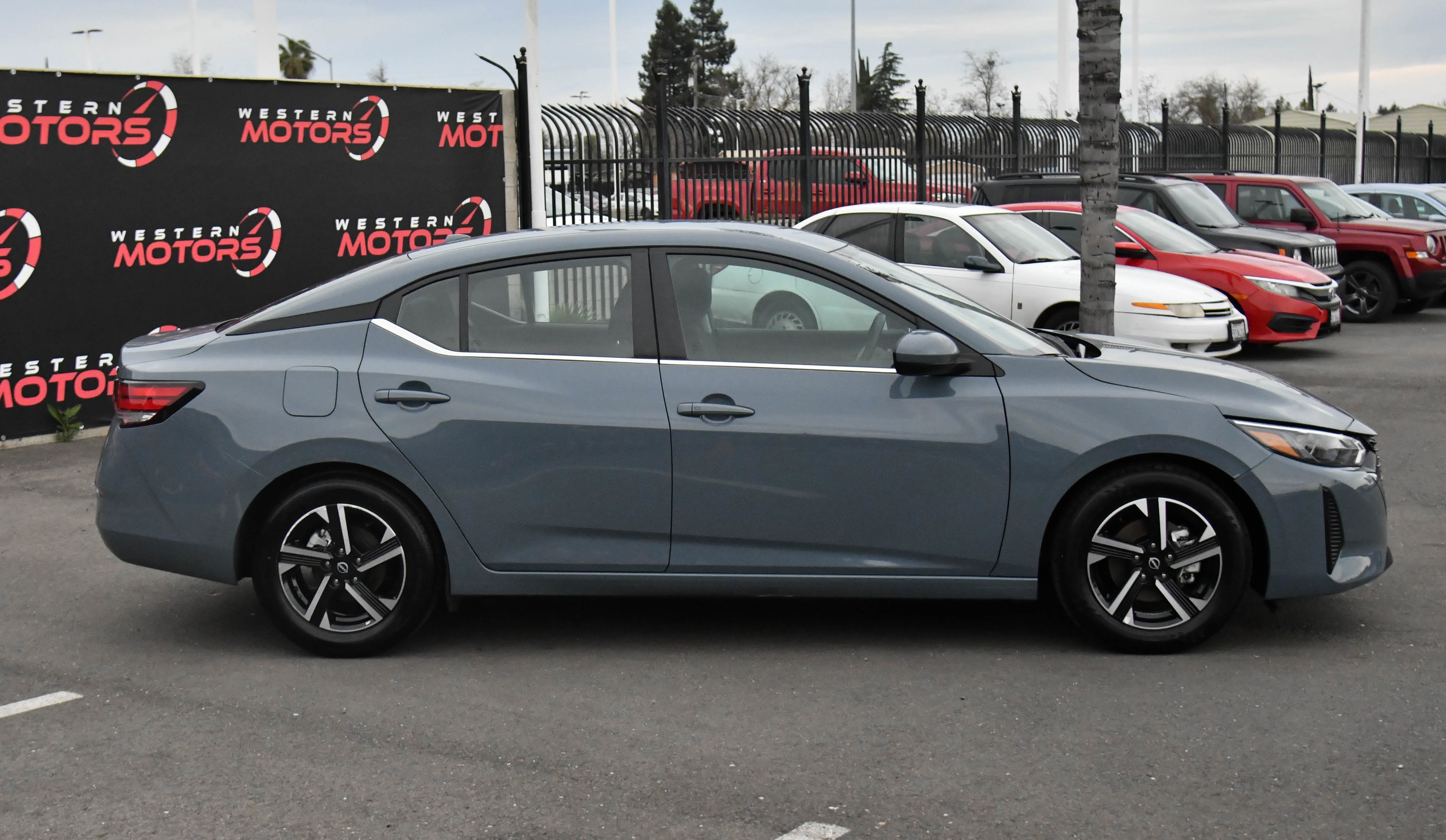 Used 2024 Nissan Sentra SV image 9