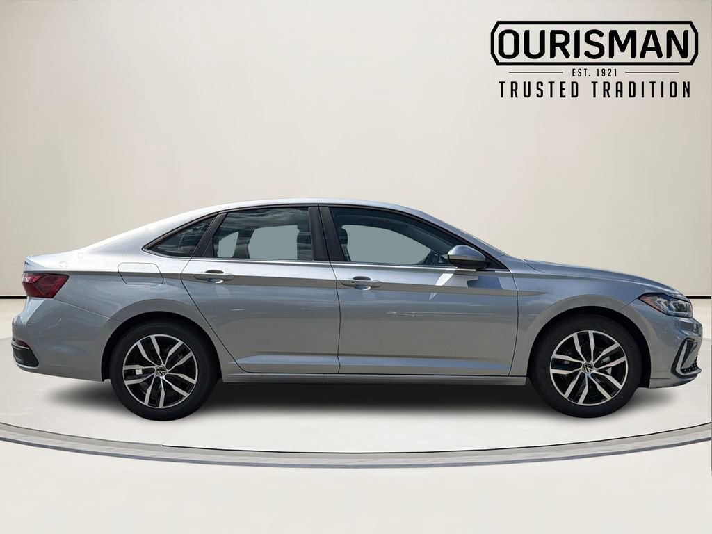 New 2026 Volkswagen Jetta SE FWD image 2
