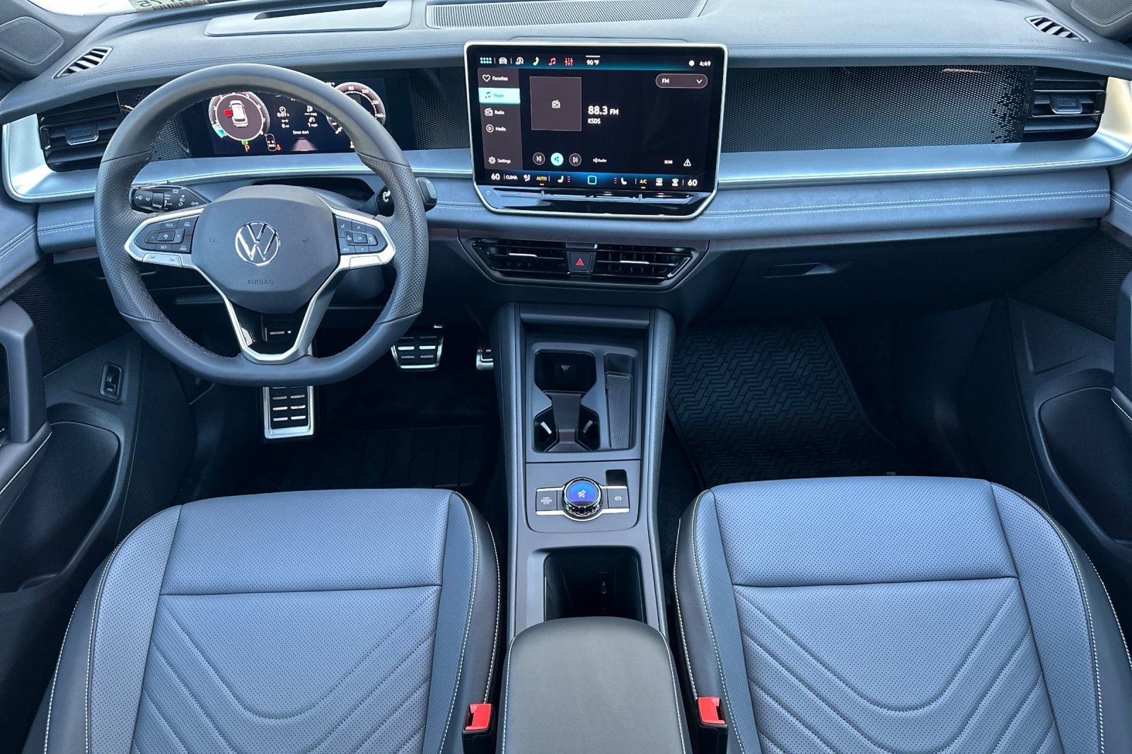 New 2026 Volkswagen Tiguan SE R-Line FWD image 11
