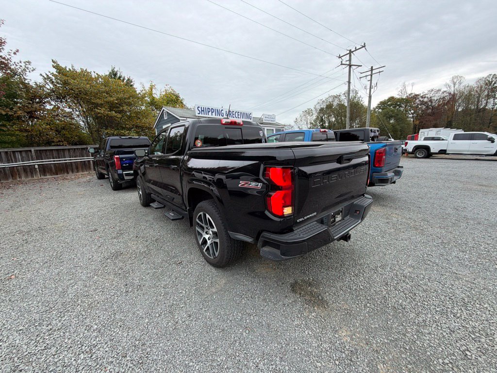 Used 2024 Chevrolet Colorado Z71 w/ Z71 Convenience Package 2 AWD/4WD image 5