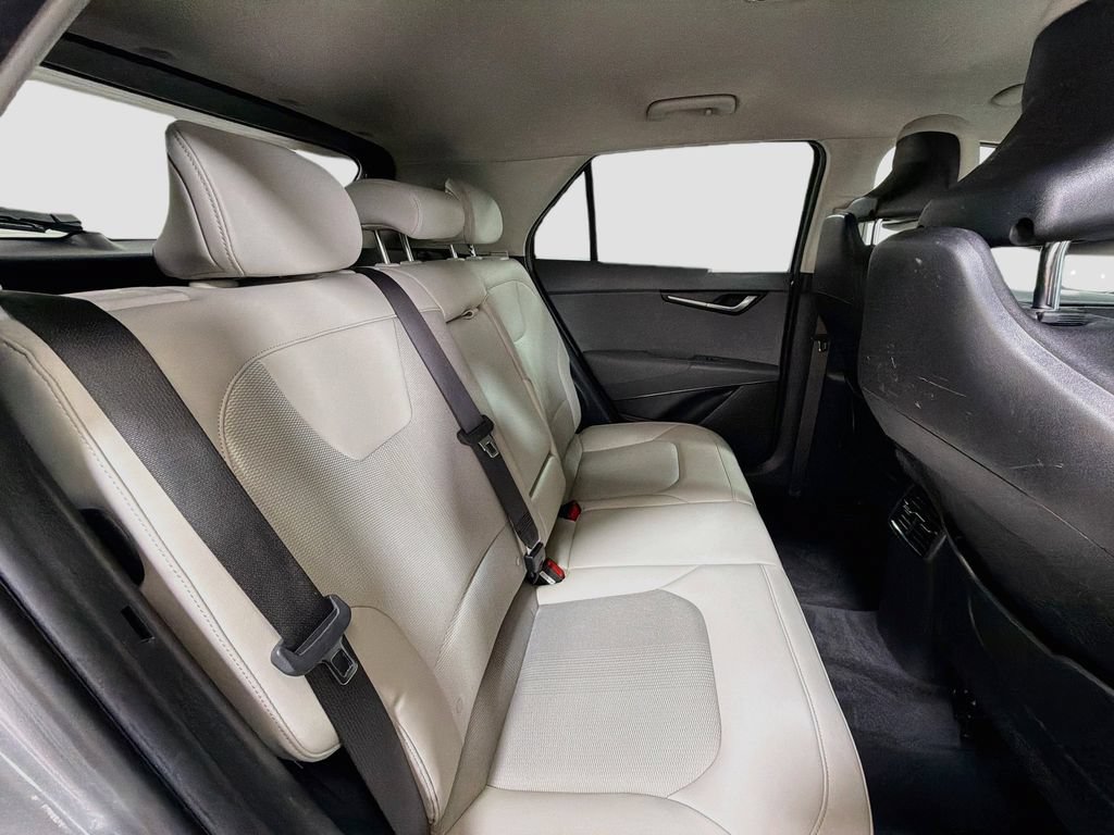 Used 2024 Kia Niro EX FWD image 27