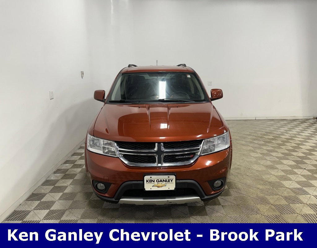 Used 2014 Dodge Journey SXT w/ Flexible Seating Group image 2