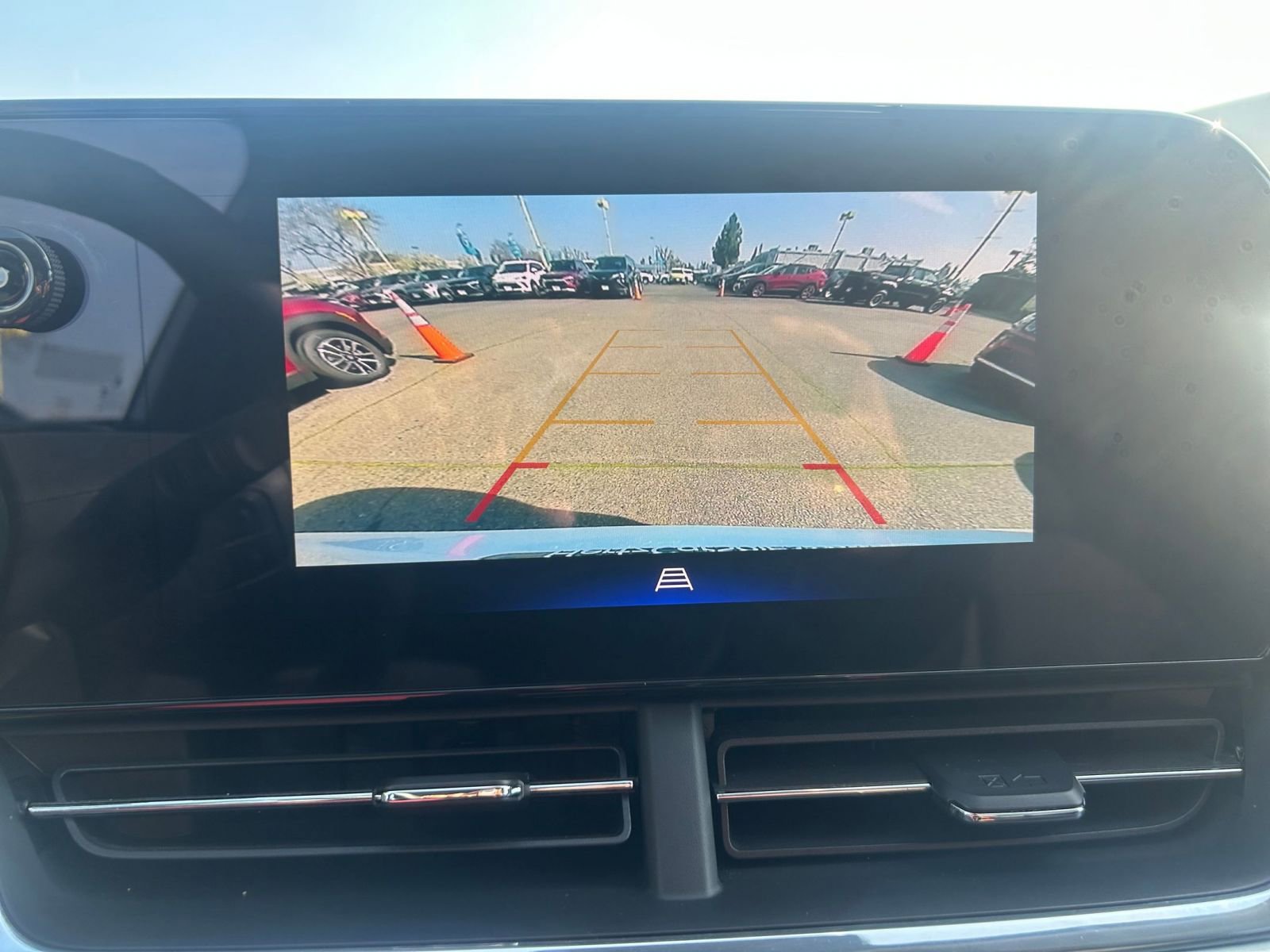 Used 2025 Chevrolet Trax LT w/ LT Convenience Package image 22