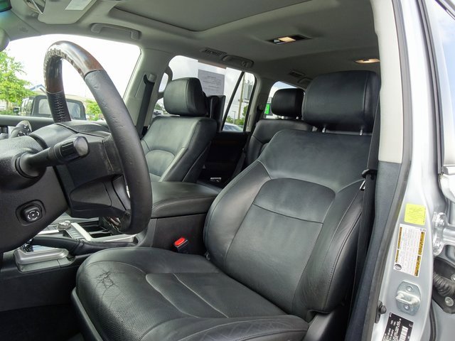 Used 2017 Toyota Land Cruiser image 11