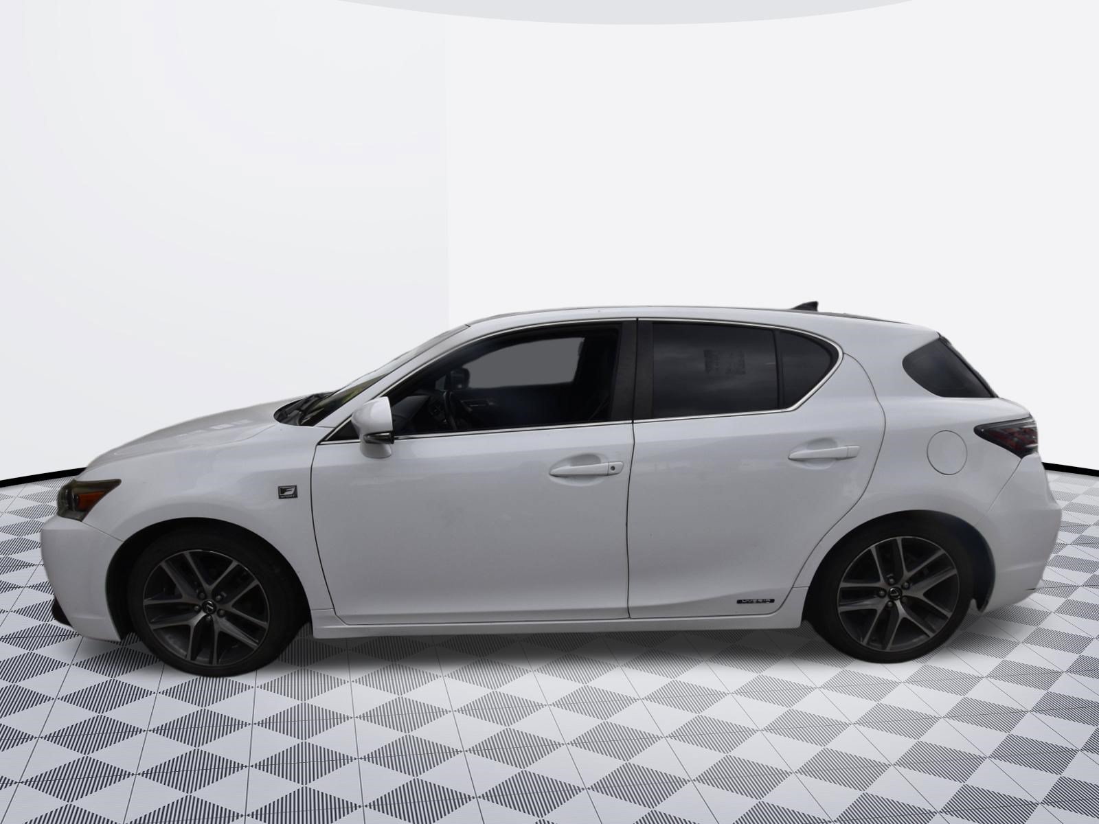 Used 2017 Lexus CT 200h w/ Navigation System Package FWD image 2