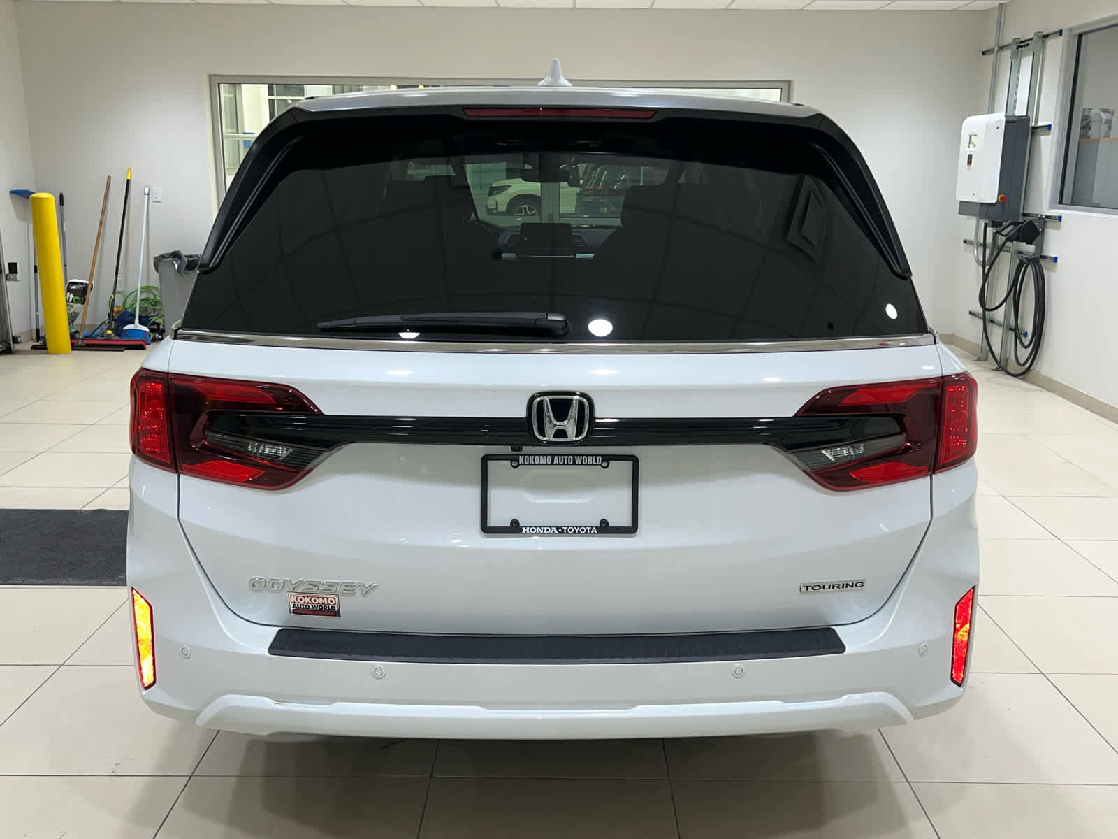 Certified 2025 Honda Odyssey Touring image 9